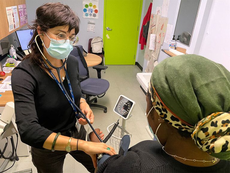 Des sages-femmes pour les demandeuses d&rsquo;asile
